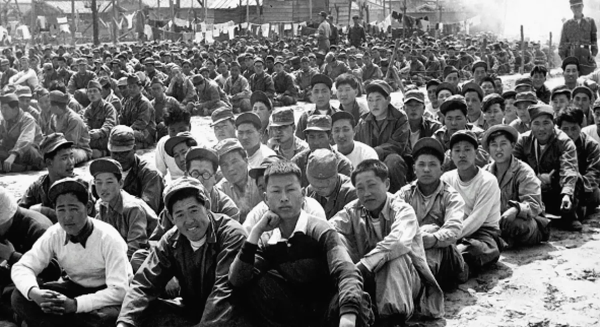 Váleční zajatci (Prisoners of War), 2001 - fotogaléria