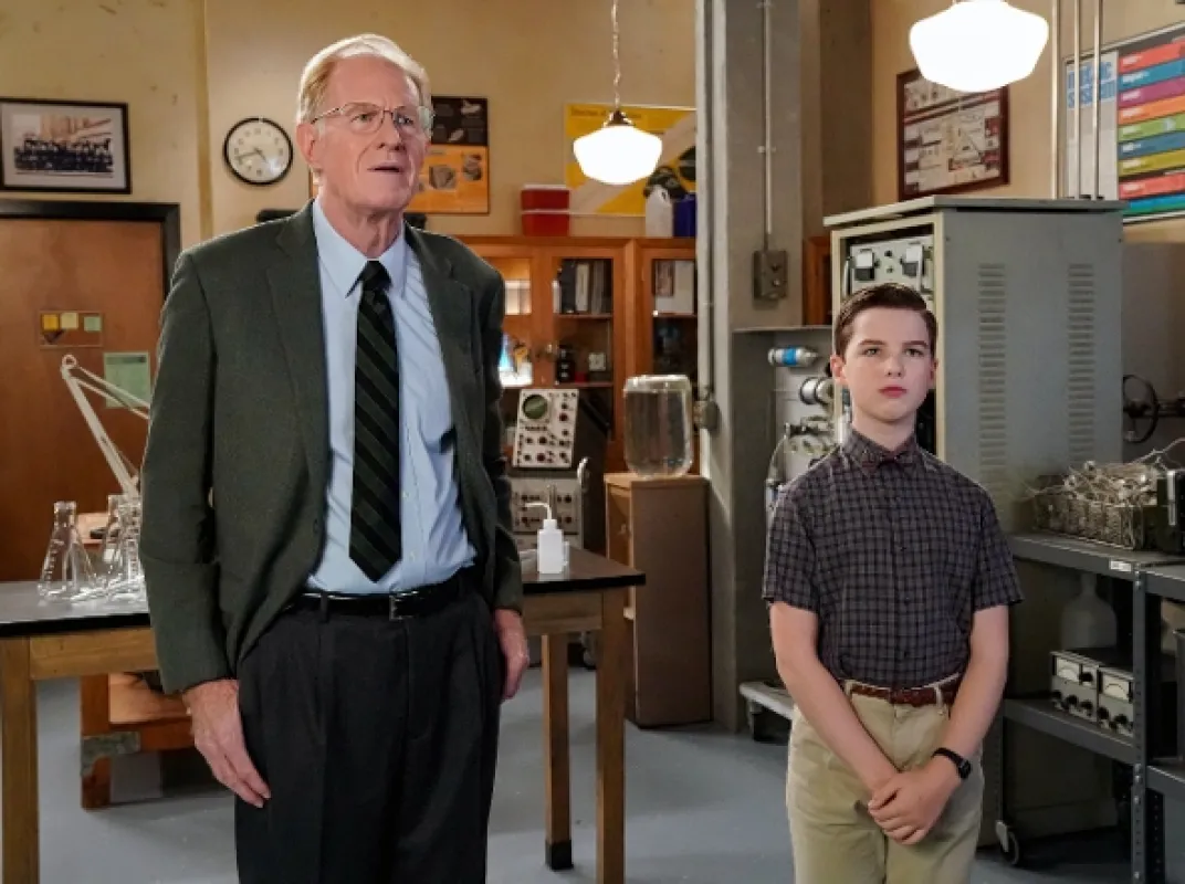 Malý Sheldon (Young Sheldon V: Stuffed Animals and a Sweet Southern Syzgy), 2021 - fotogaléria
