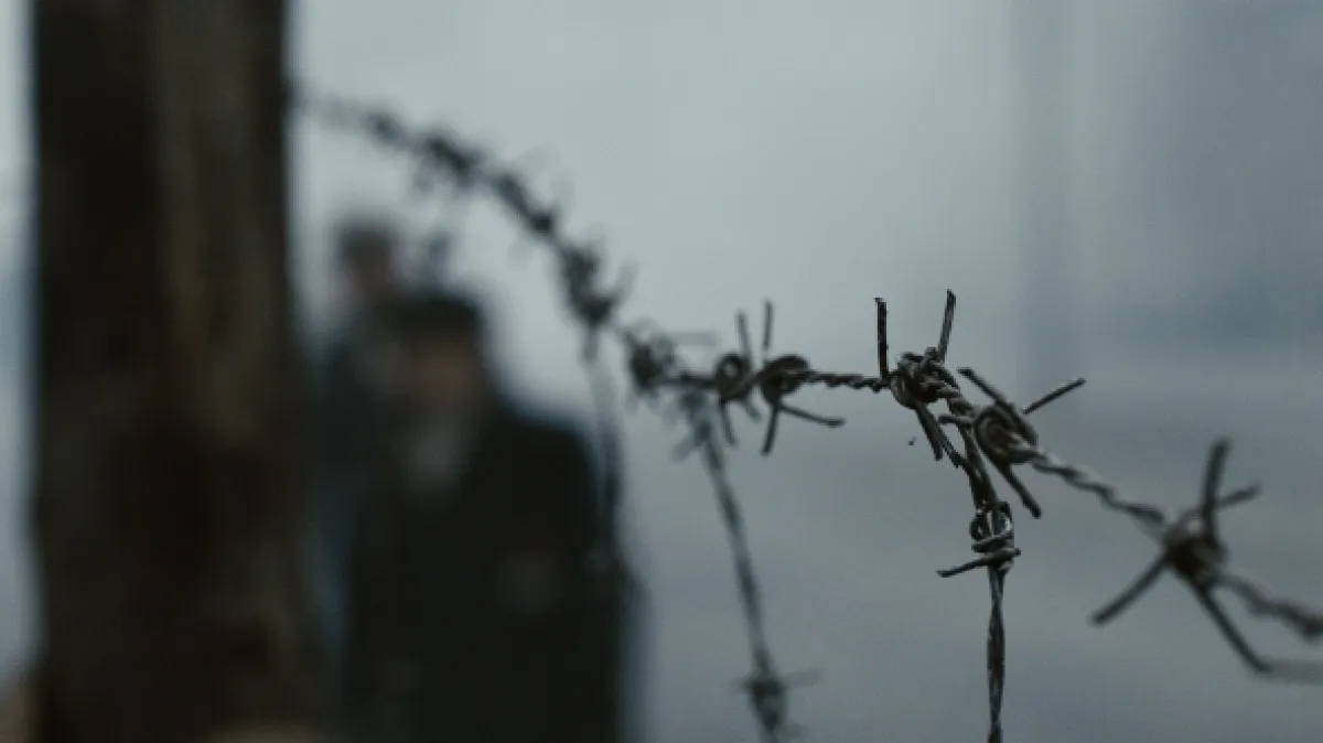 Nahý mezi vlky (Nackt unter Wölfen), 2015 - fotogaléria