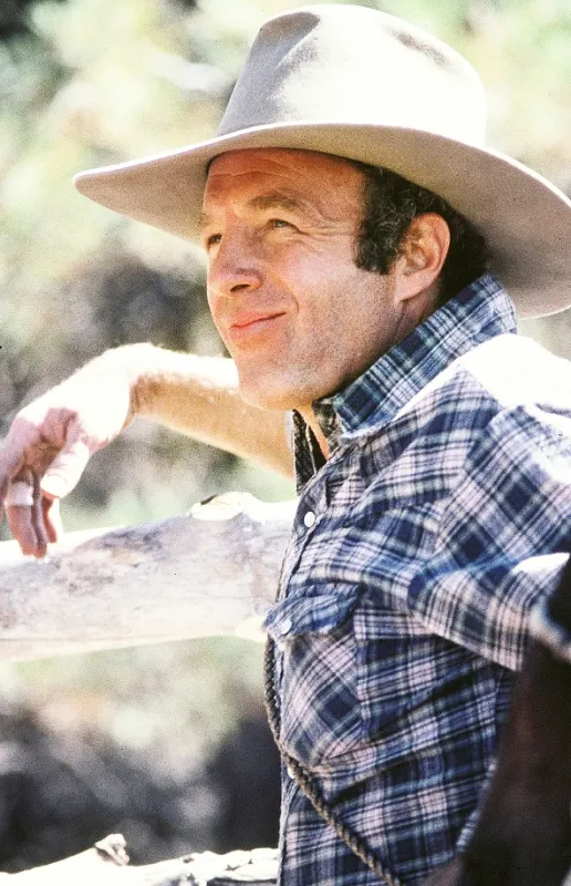 Jazdec prichádza (Comes a Horseman), 1978 - fotogaléria