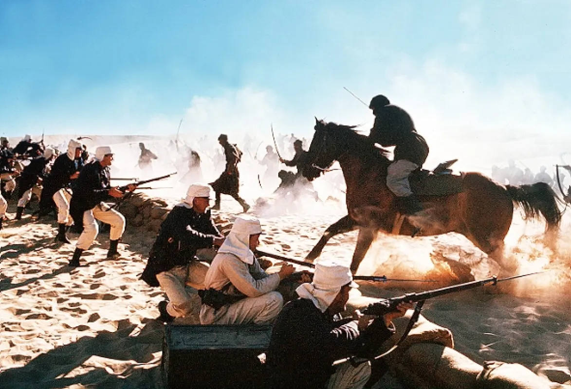 Pochoduj alebo zomri (March or Die), 1977 - fotogaléria