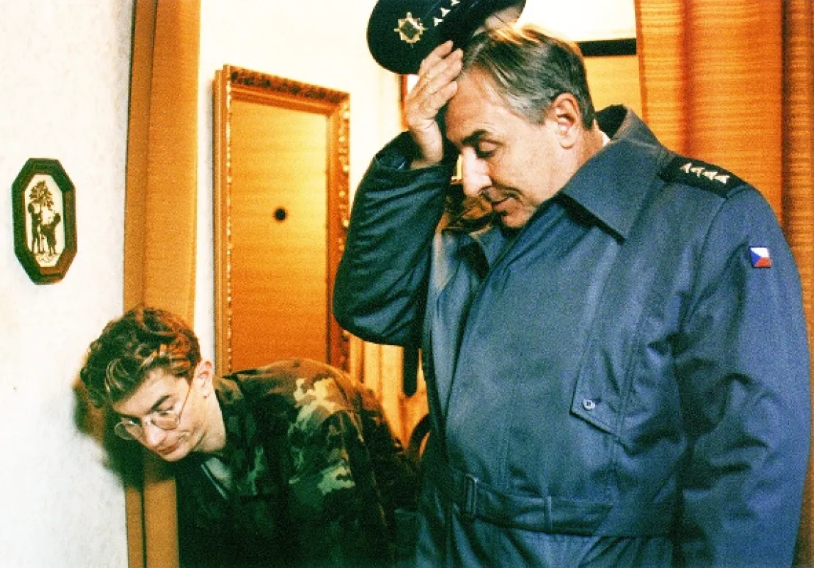 Otec neznámý aneb cesta do hlubin duše výstrojního náčelníka, 2001 - fotogaléria