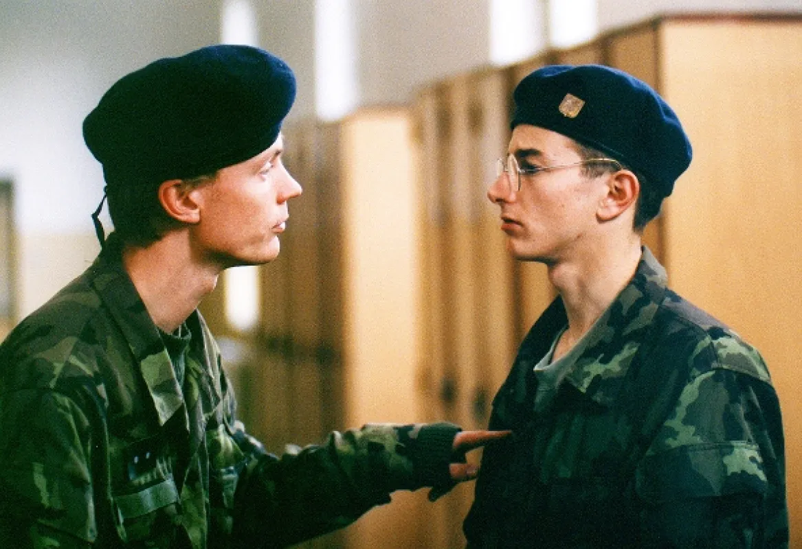 Otec neznámý aneb cesta do hlubin duše výstrojního náčelníka, 2001 - fotogaléria