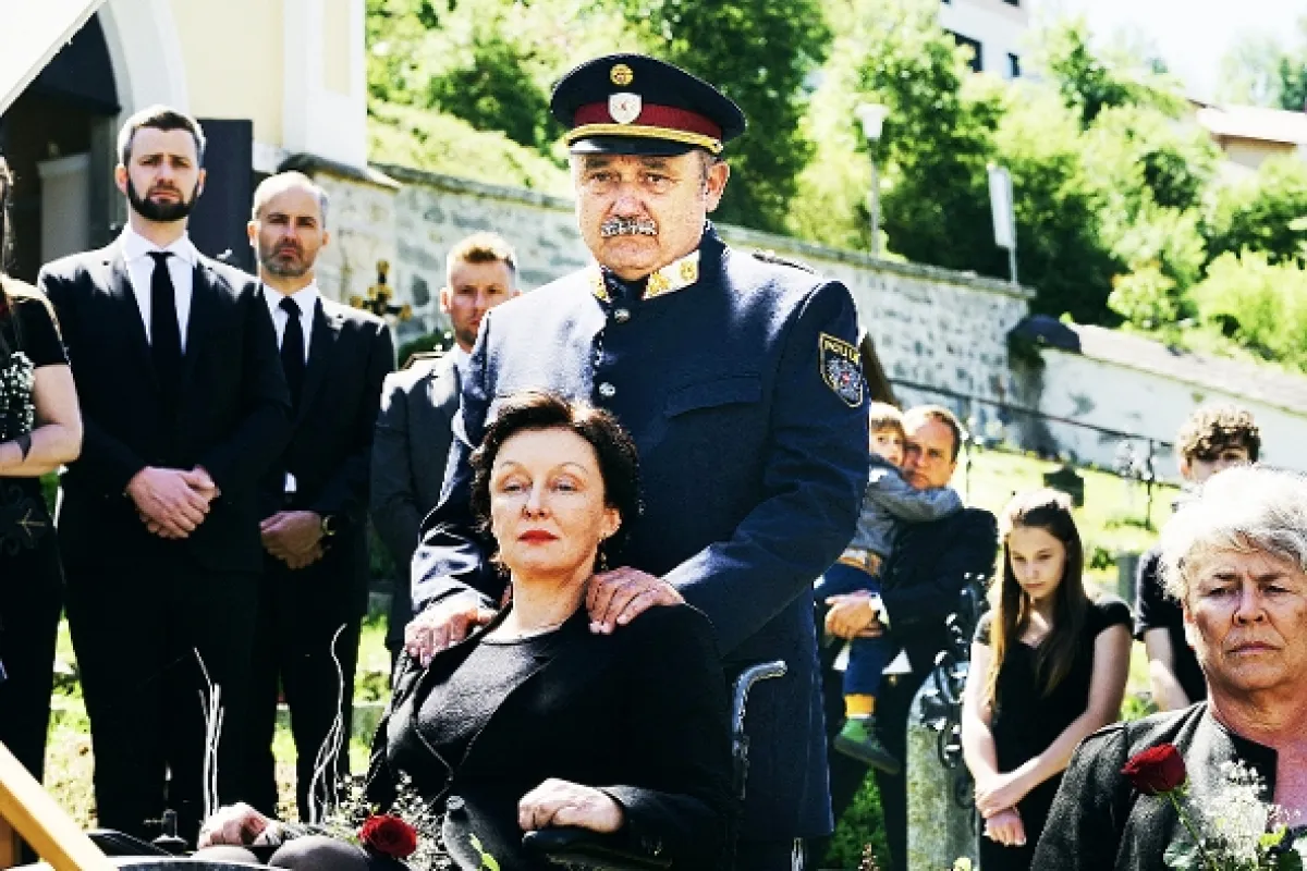 Zločin na hraniciach (Zu neuen Ufern), 2022 - fotogaléria