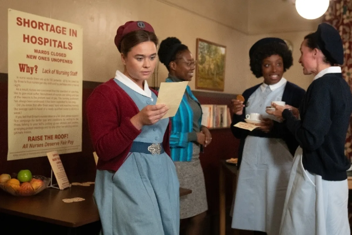 Zavolejte porodní sestřičky (Call the Midwife XIII), 2024 - fotogaléria