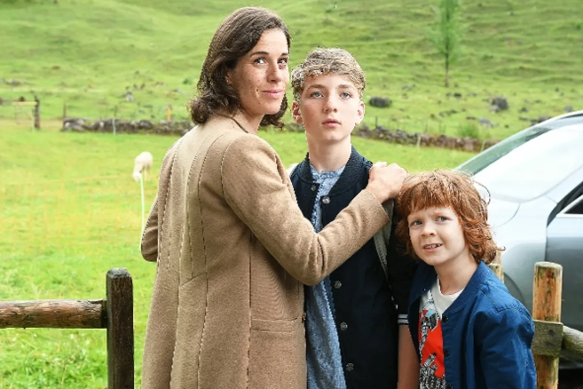 Rozmarné jaro: Zpovědní tajemství (Frühling: Familie auf Probe), 2019 - fotogaléria