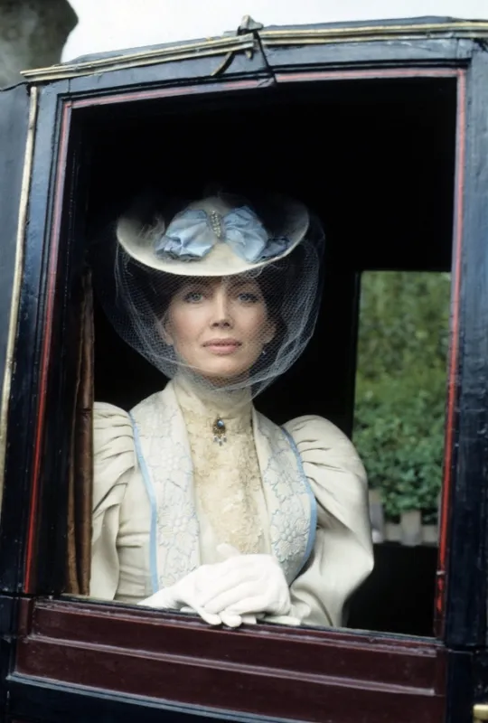 Dobrodružství Sherlocka Holmese (A Scandal in Bohemia), 1984 - fotogaléria
