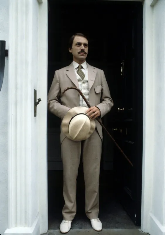 Dobrodružství Sherlocka Holmese (A Scandal in Bohemia), 1984 - fotogaléria