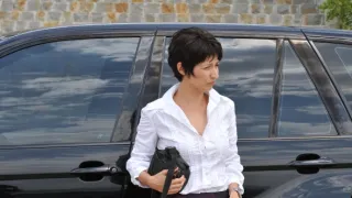 Okno do hřbitova