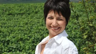 Okno do hřbitova