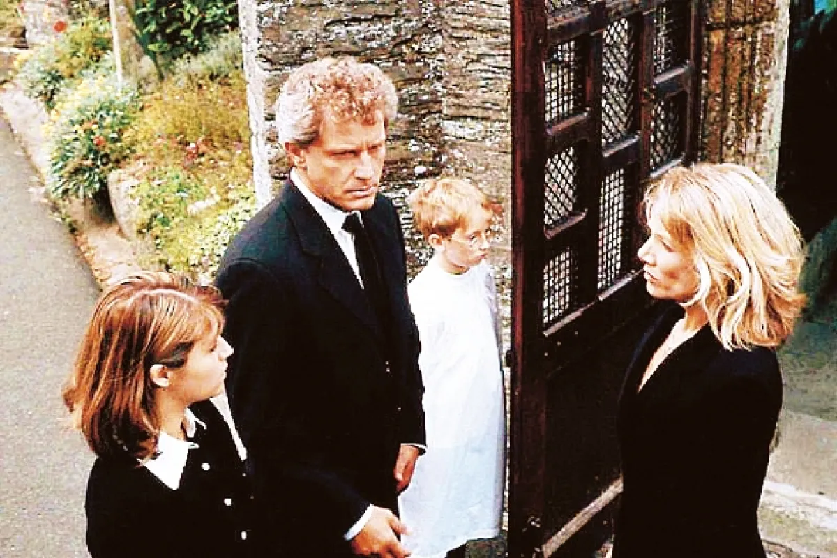 Rosamunde Pilcher: Tŕne v údolí kvetín (Rosamunde Pilcher: Dornen im Tal der Blumen), 1998 - fotogaléria