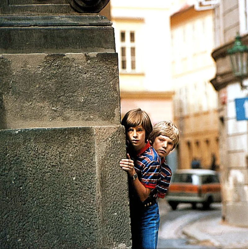 Neohlížej se, jde za námi kůň (NEOHLIZEJ SE, JDE ZA NAMI KUN), 1979 - fotogaléria