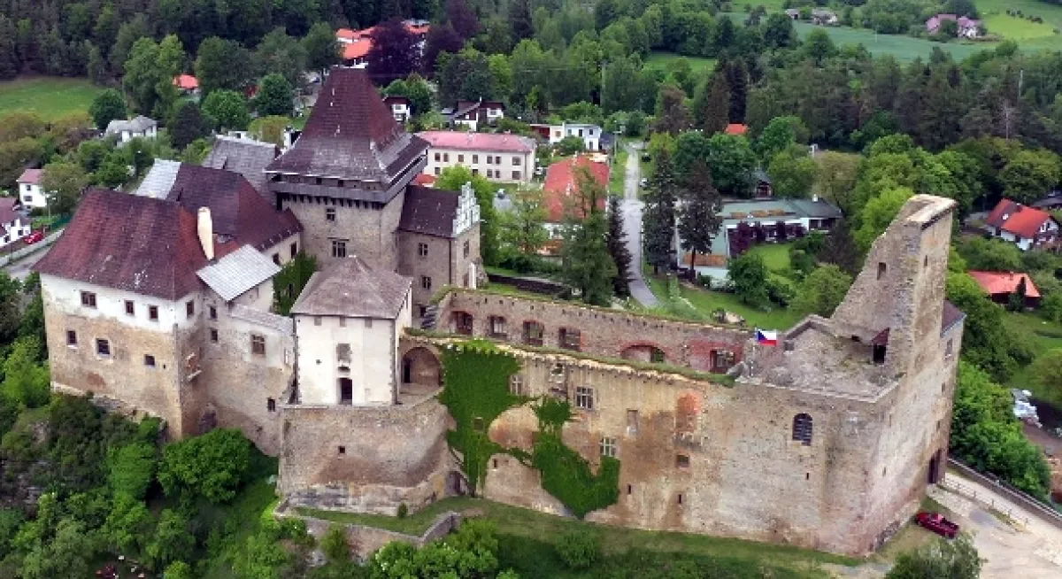Krajinou príbehov českých hradov známych i neznámych - fotogaléria