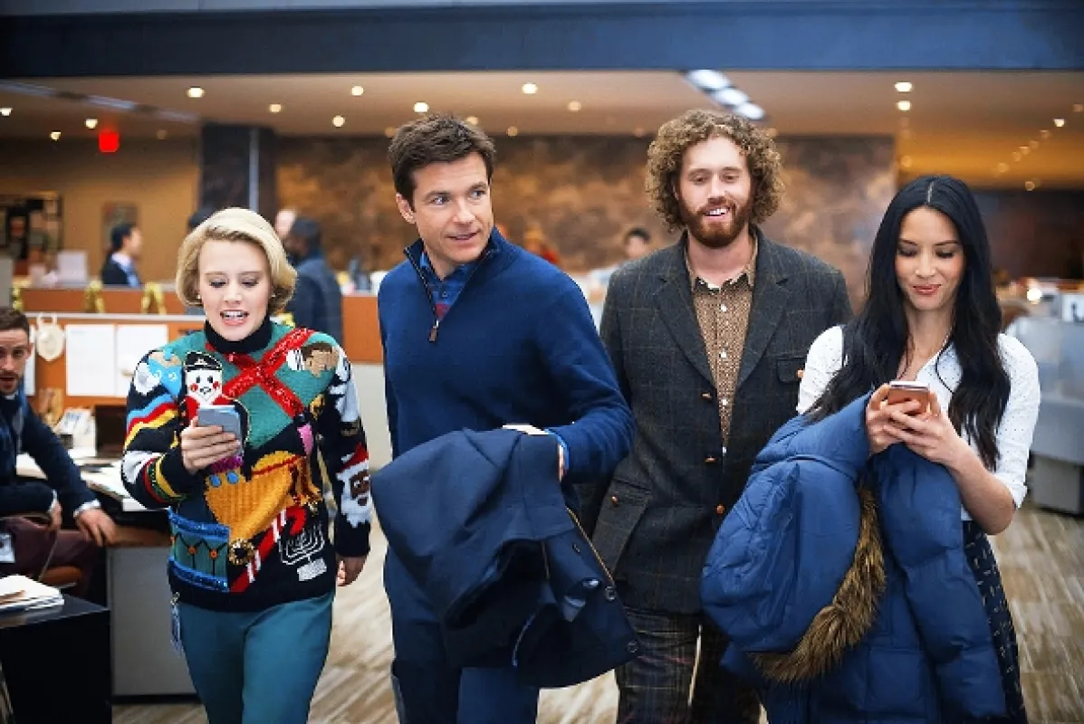 Vianočná žúrka (Office Christmas Party), 2016 - fotogaléria