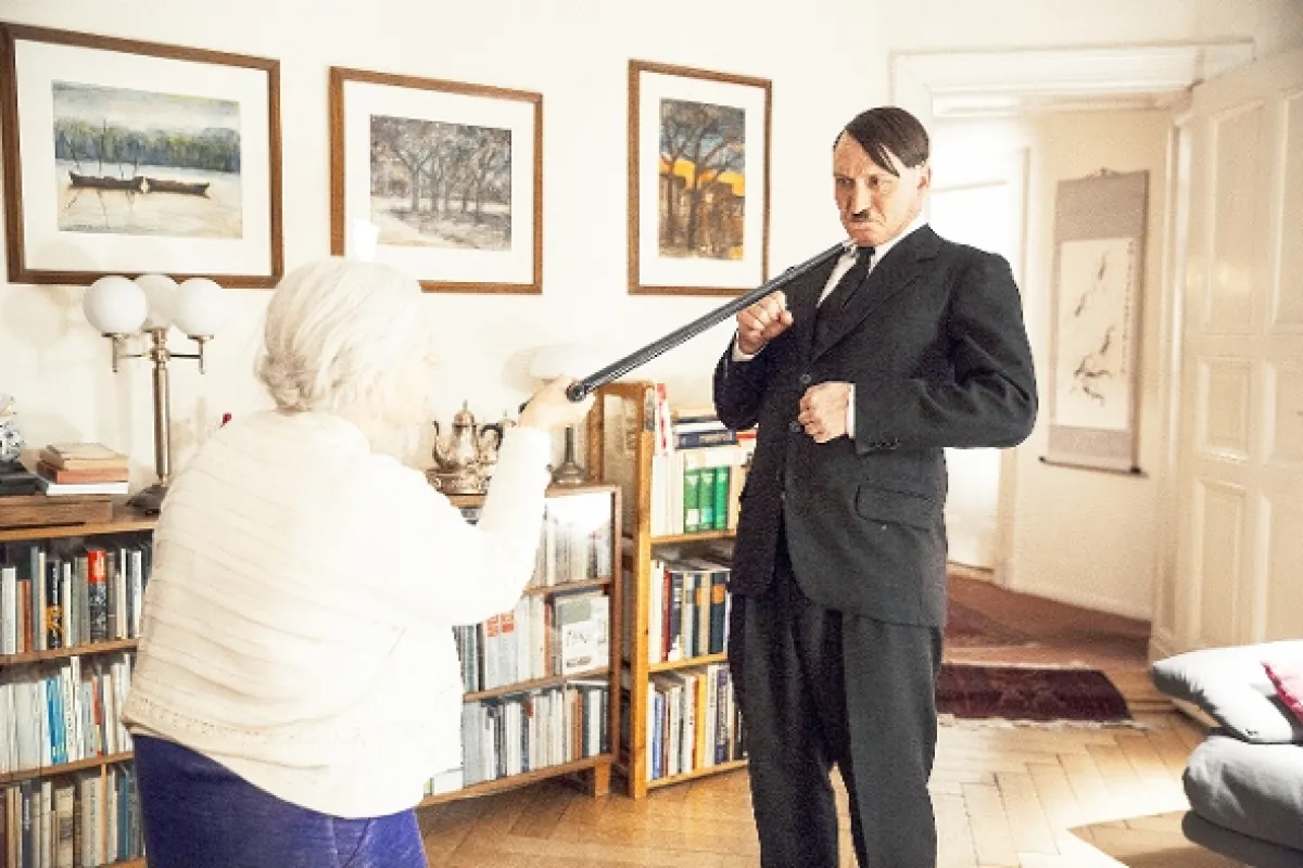 Už je tu zas (Er ist wieder da), 2015 - fotogaléria