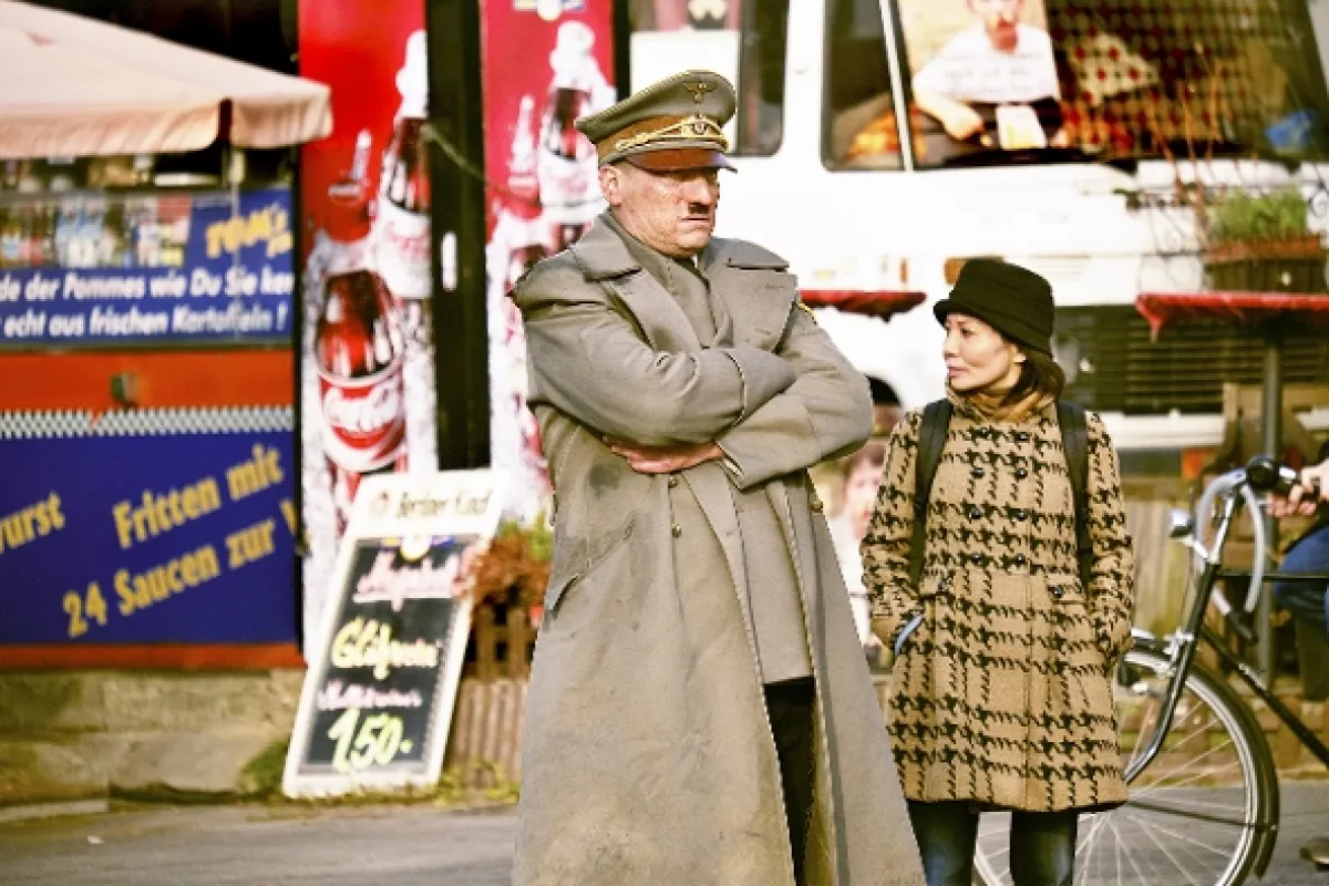 Už je tu zas (Er ist wieder da), 2015 - fotogaléria