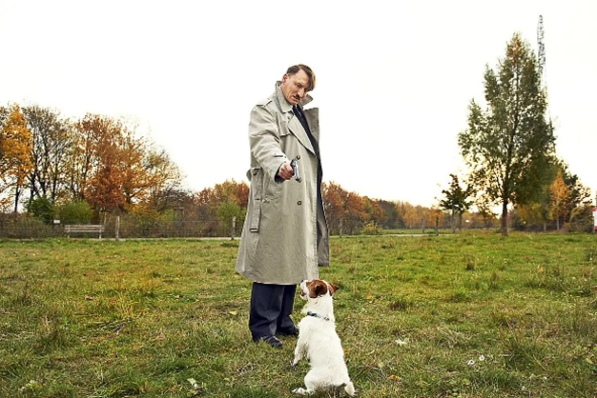 Už je tu zas (Er ist wieder da), 2015 - fotogaléria