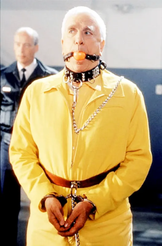 Utopenec na úteku (Wrongfully Accused), 1998 - fotogaléria