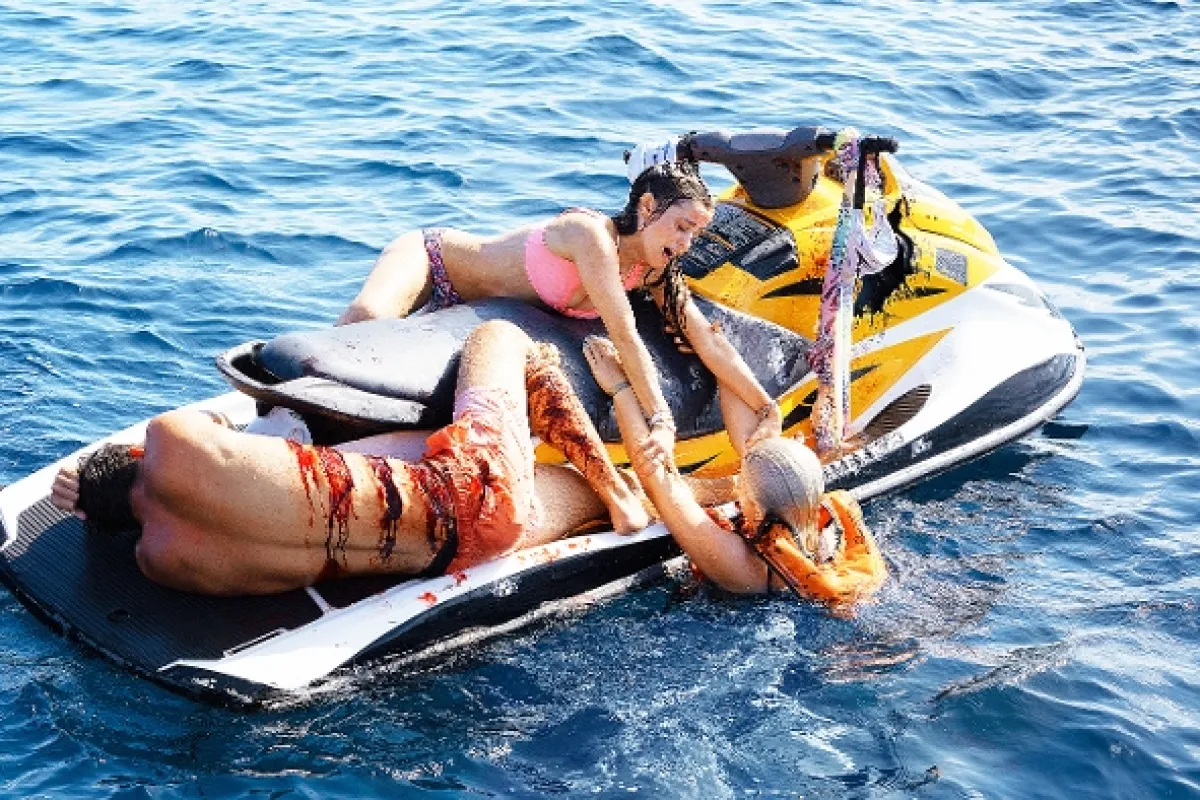 Krvavý oceán (Shark Bait), 2022 - fotogaléria
