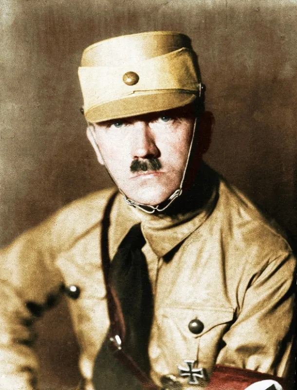 Hitler: Vůdce - fotogaléria