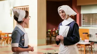 Zavolejte porodní sestřičky VI (1/8)
