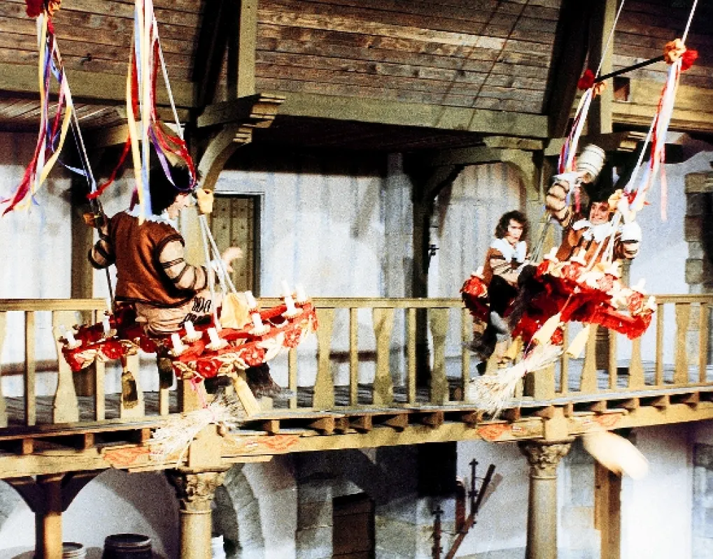 Čtyři sluhové a kardinál (Les Charlots en folie: Á nous quatre Cardinal!), 1974 - fotogaléria