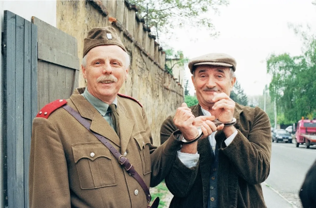 Dvě z policejní brašny, 1996 - fotogaléria