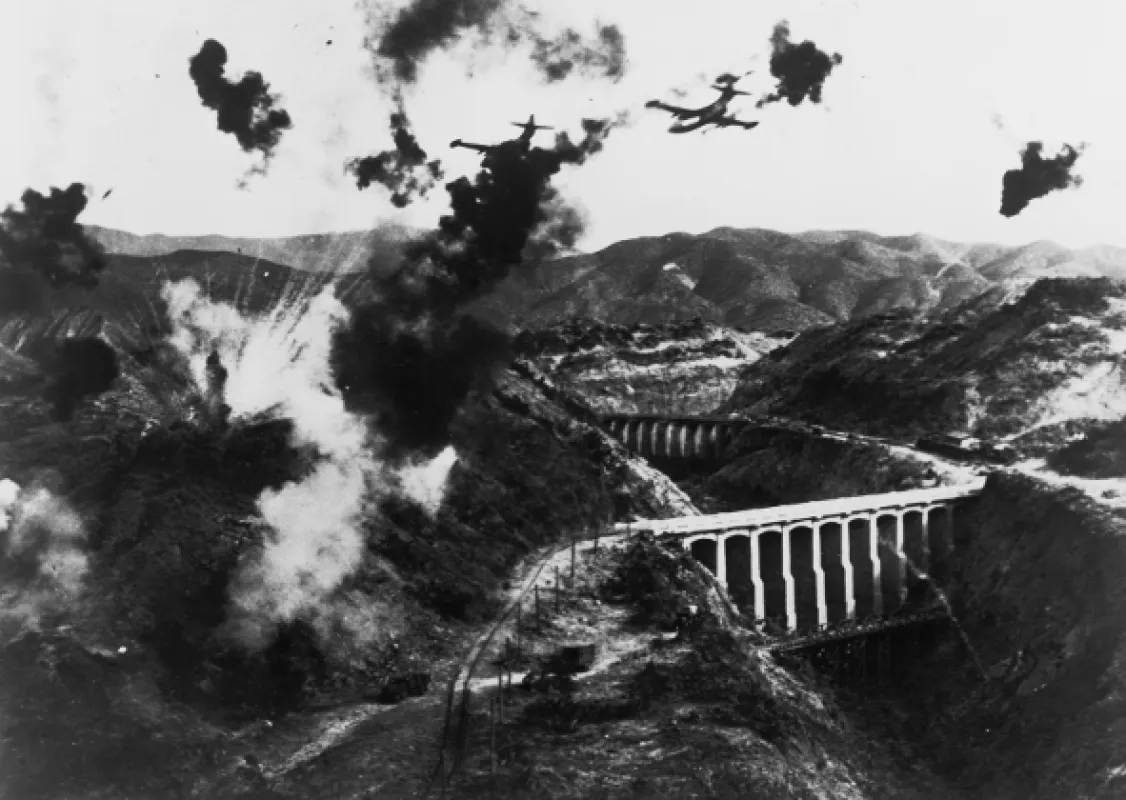 Mosty na Toko-Ri (Bridges at Toko-Ri, The), 1954 - fotogaléria