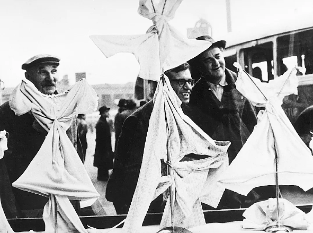 Úplně vyřízený chlap, 1965 - fotogaléria
