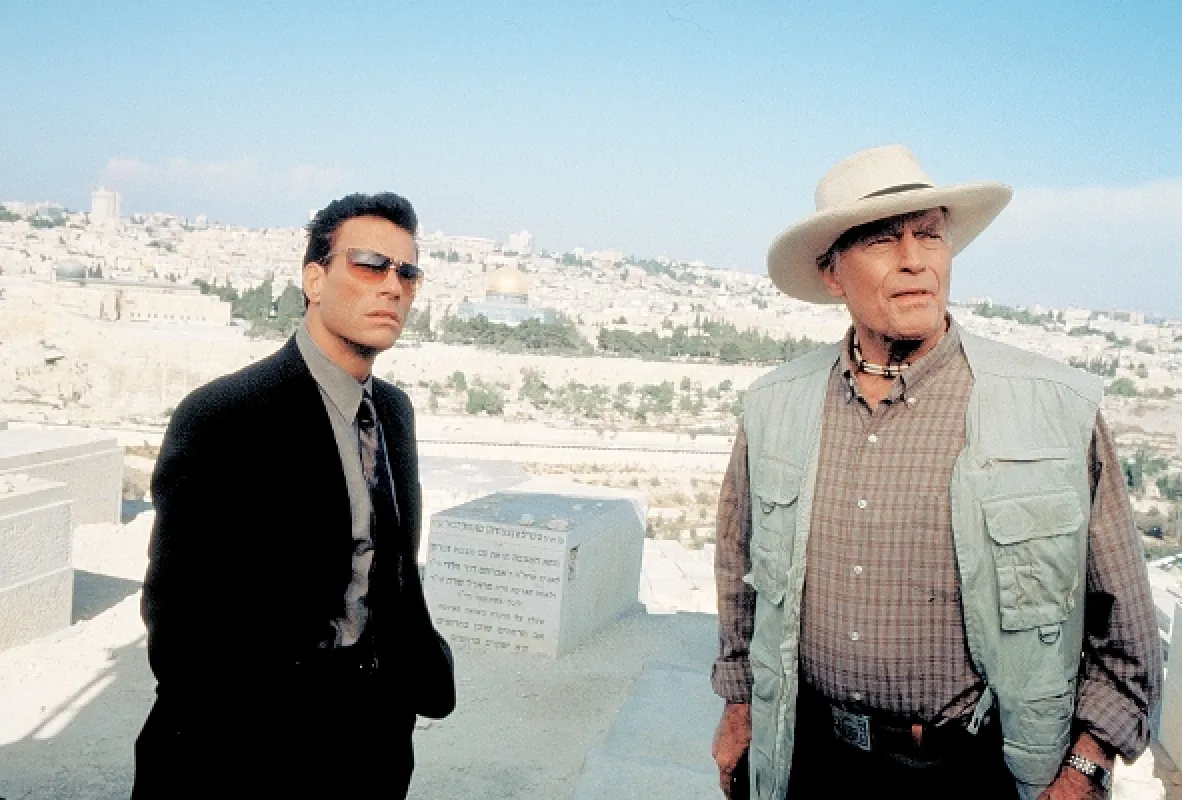 Poslání (The Order), 2001 - fotogaléria