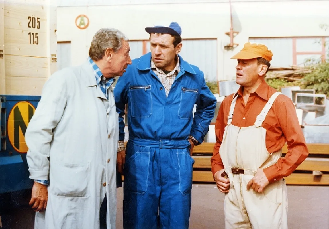 Příště budeme chytřejší, staroušku! (Next Time Let US Be Smarter, Oldster), 1982 - fotogaléria