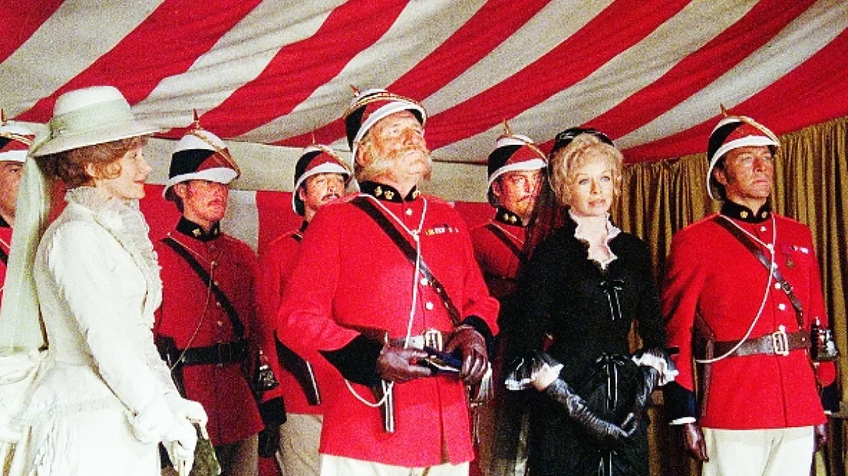 Nevhodné chování (Conduct Unbecoming), 1975 - fotogaléria
