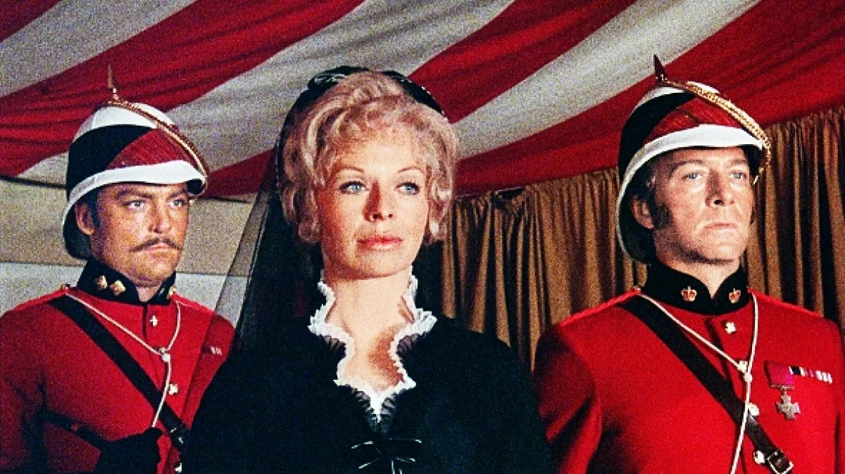 Nevhodné chování (Conduct Unbecoming), 1975 - fotogaléria