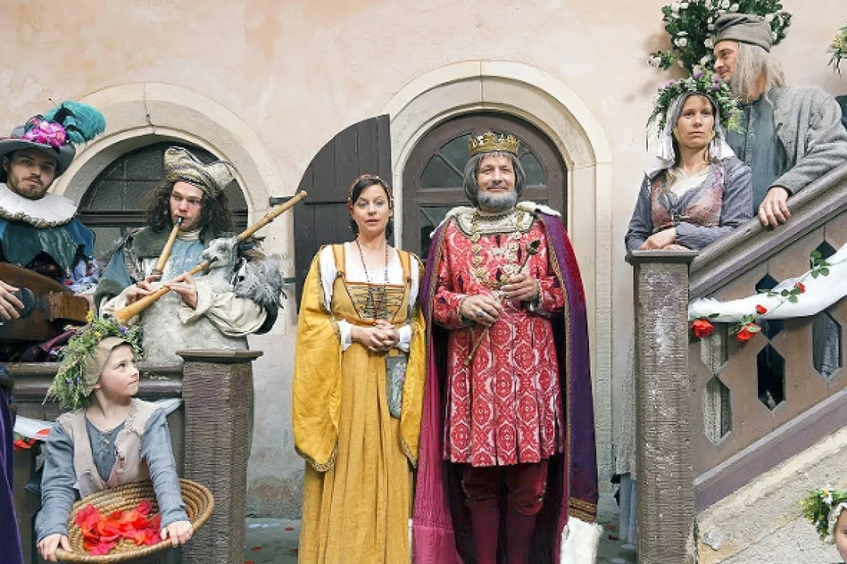 Sněženka a Růženka (Schneeweischen und Rosenrot), 2011 - fotogaléria