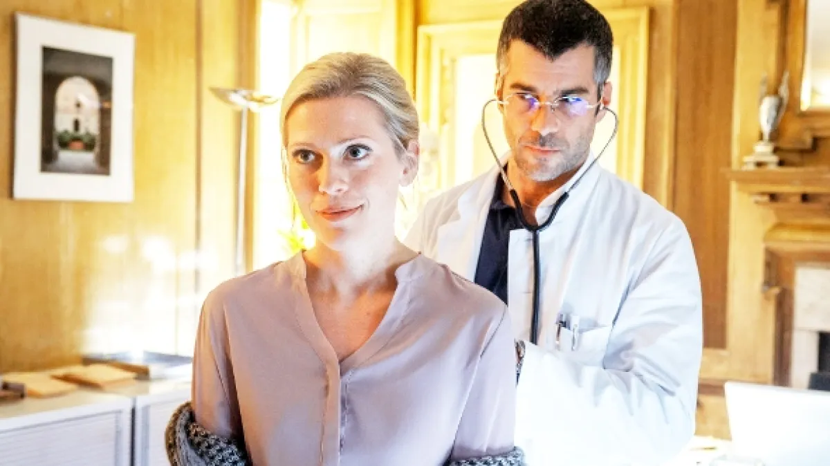 Rosamunde Pilcher: Muž s velkým srdcem (Rosamunde Pilcher: Ein Doktor und drei Frauen), 2016 - fotogaléria