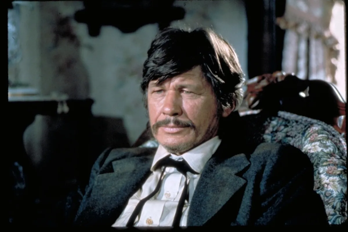 Od dvanástej do tretej (From Noon till Three), 1976 - fotogaléria
