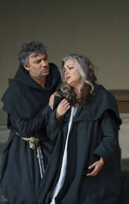 G. Verdi: Síla osudu - fotogaléria
