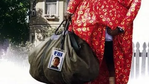Agent v sukni