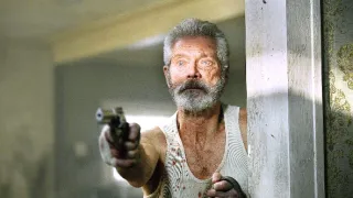 Muž v temnote