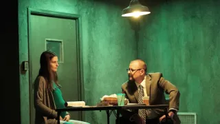 Dívka ve sklepě