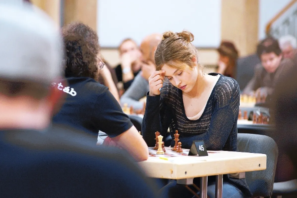 Šachový turnaj (The Tournament), 2015 - fotogaléria