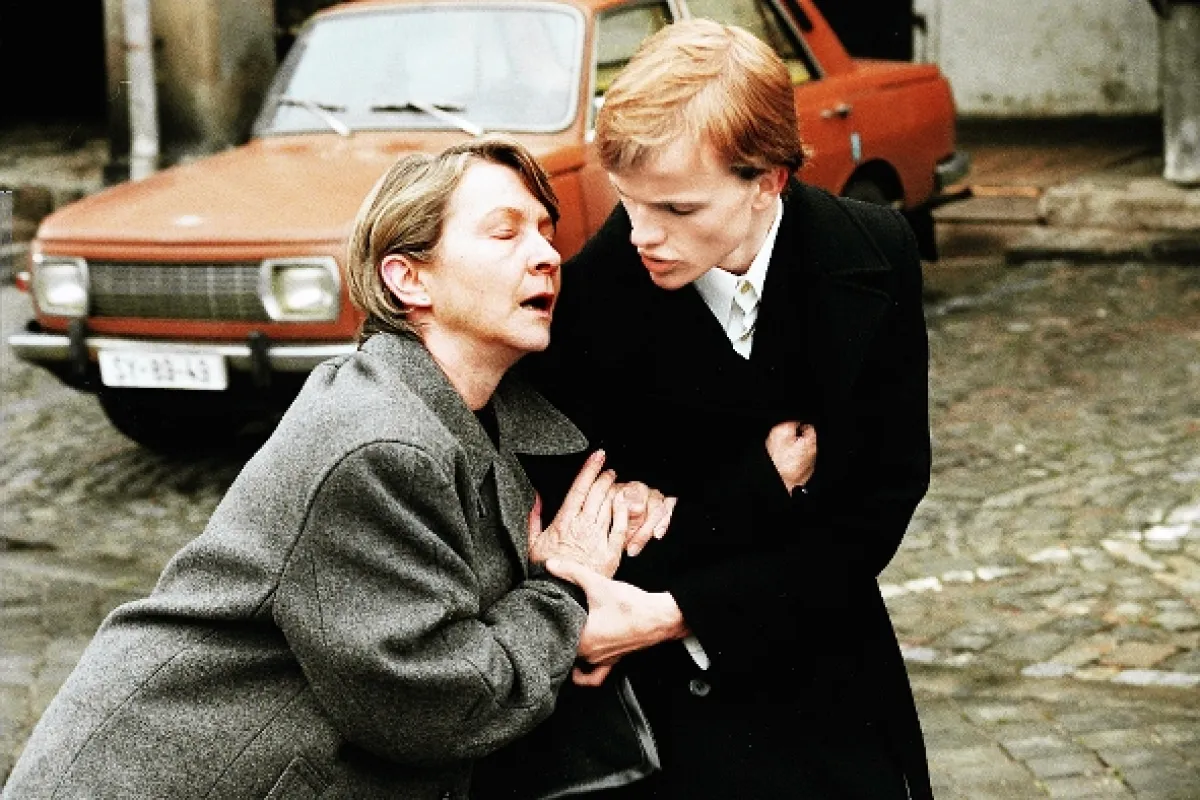 Oběti a vrazi, 2000 - fotogaléria