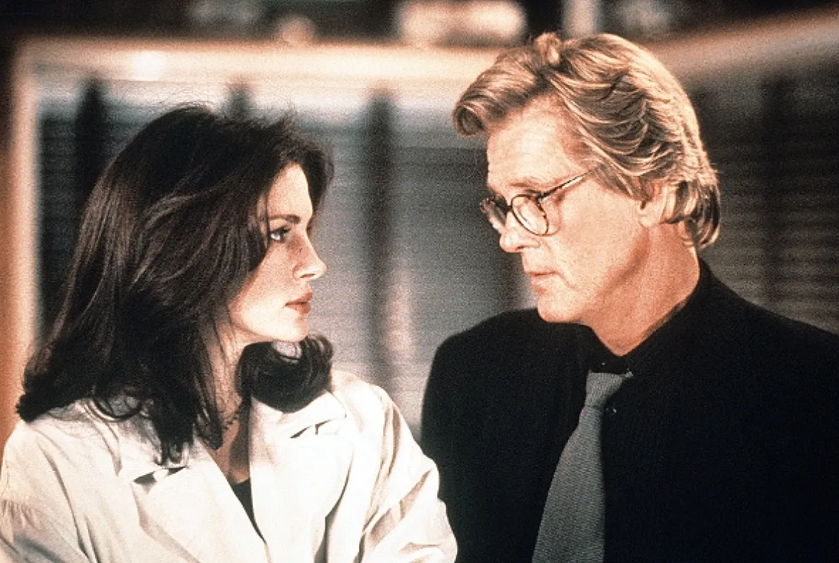 Zbožňuju trable (I Love Trouble), 1994 - fotogaléria
