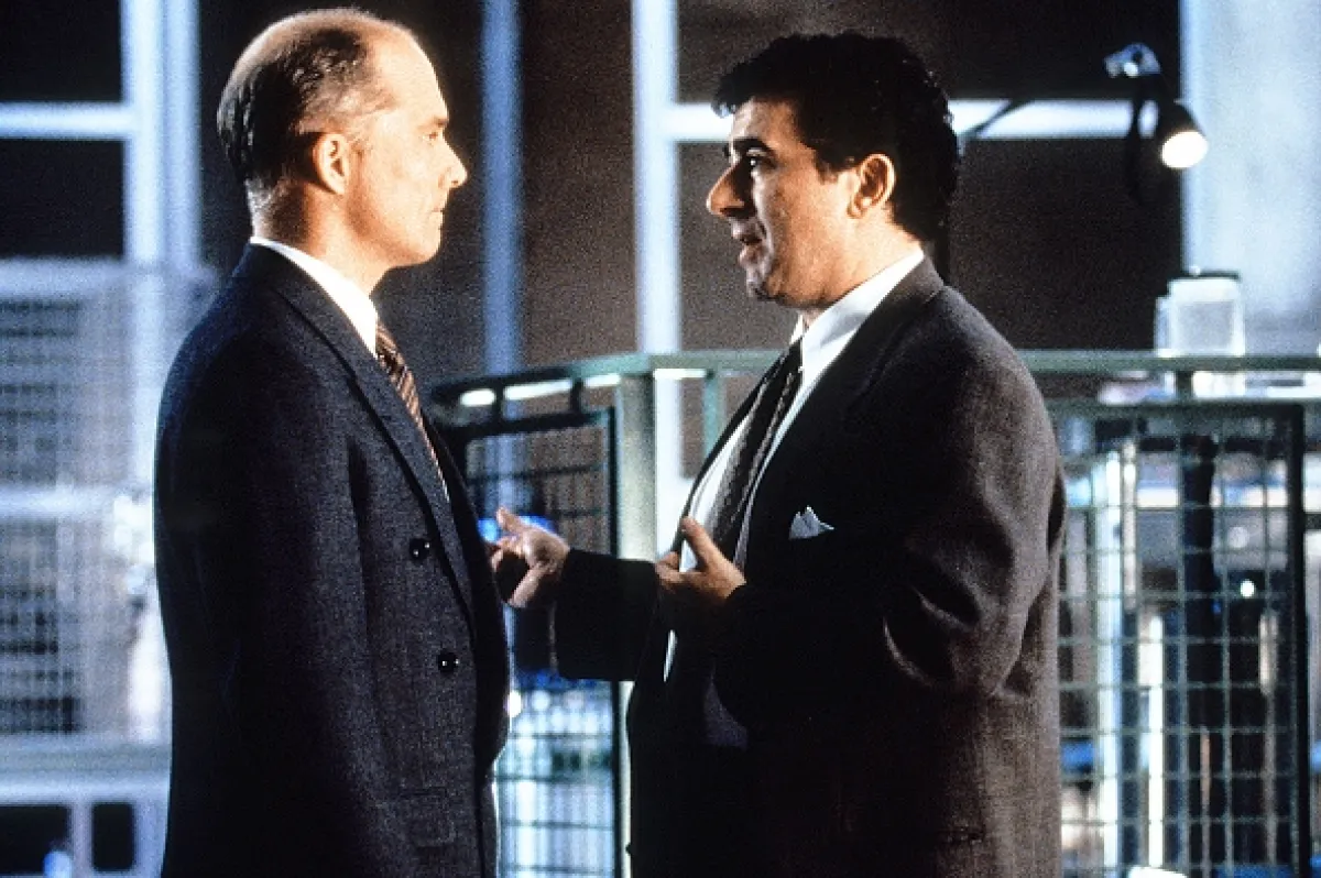 Zbožňuju trable (I Love Trouble), 1994 - fotogaléria