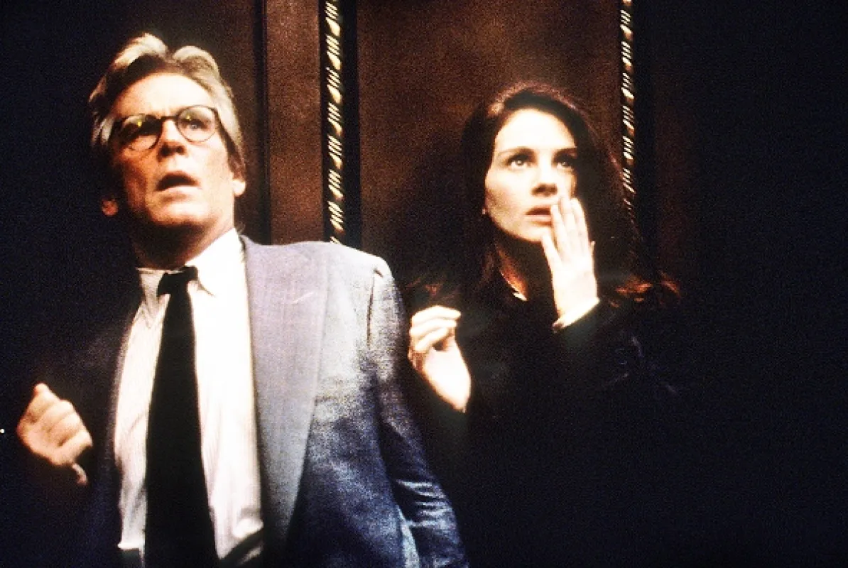 Zbožňuju trable (I Love Trouble), 1994 - fotogaléria