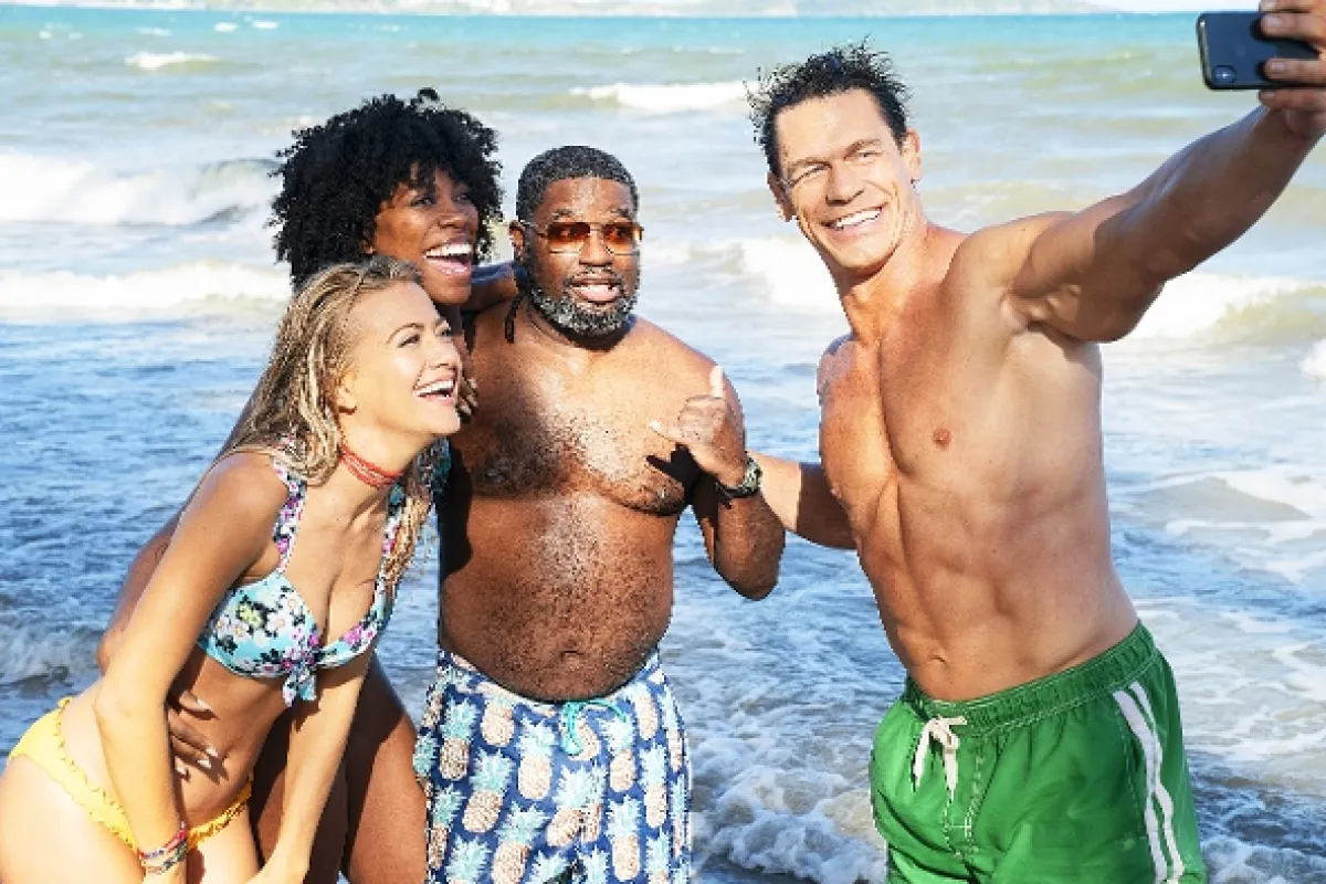 Přátelé z dovolené (Vacation Friends), 2021 - fotogaléria
