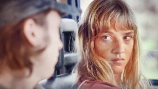 Mezitím na Zemi
