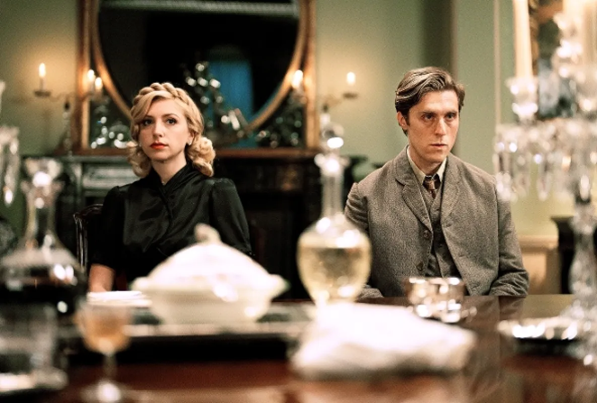 Agatha Christie: Nultá hodina (Agatha Christie: Towards Zero), 2025 - fotogaléria