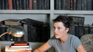 Okno do hřbitova