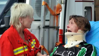 Okno do hřbitova